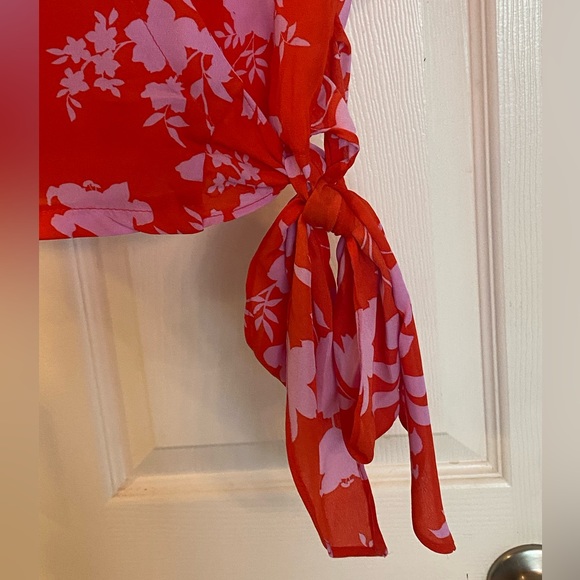 NWOT! LUSH Damaris Wrap Blouse - Picture 4 of 6